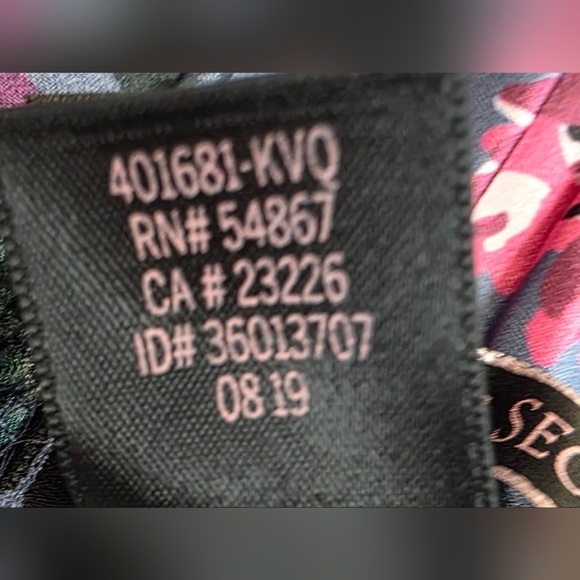 Victorias Secret Floral Lounge Pants. Poly. Med - Picture 5 of 8